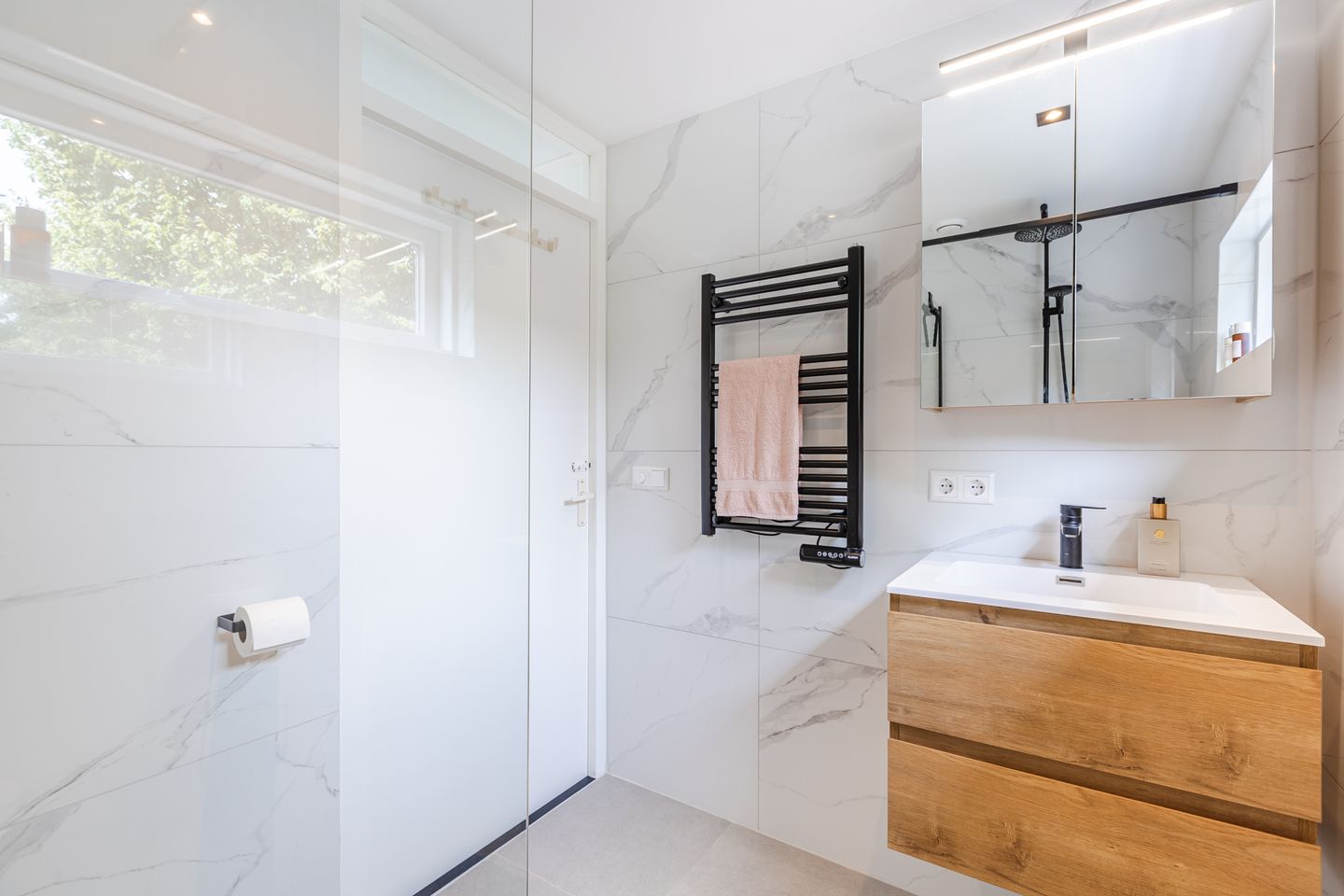 Photo 34 of Uranusstraat 4