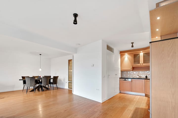 Photo 23 of De Regent 202