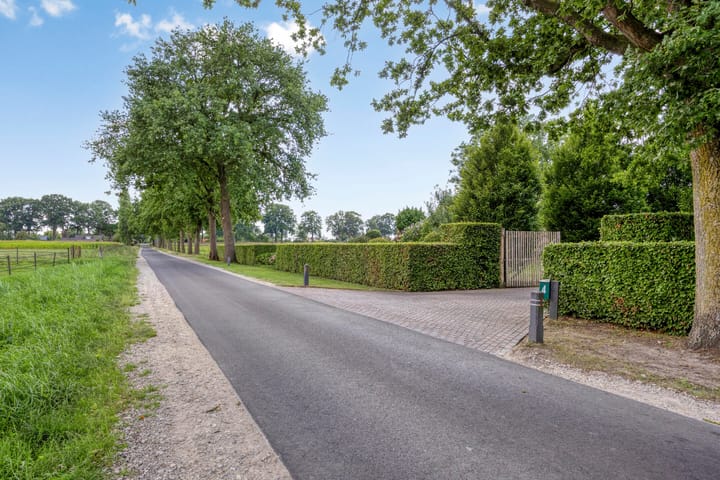 Photo 4 of Moerseweg 4