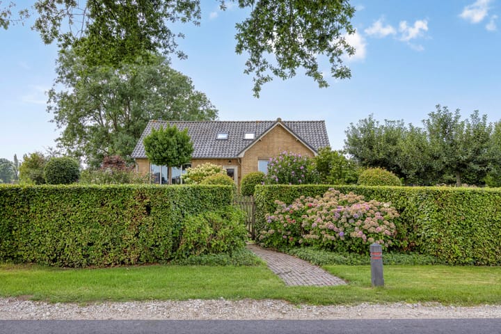 Photo 5 of Moerseweg 4