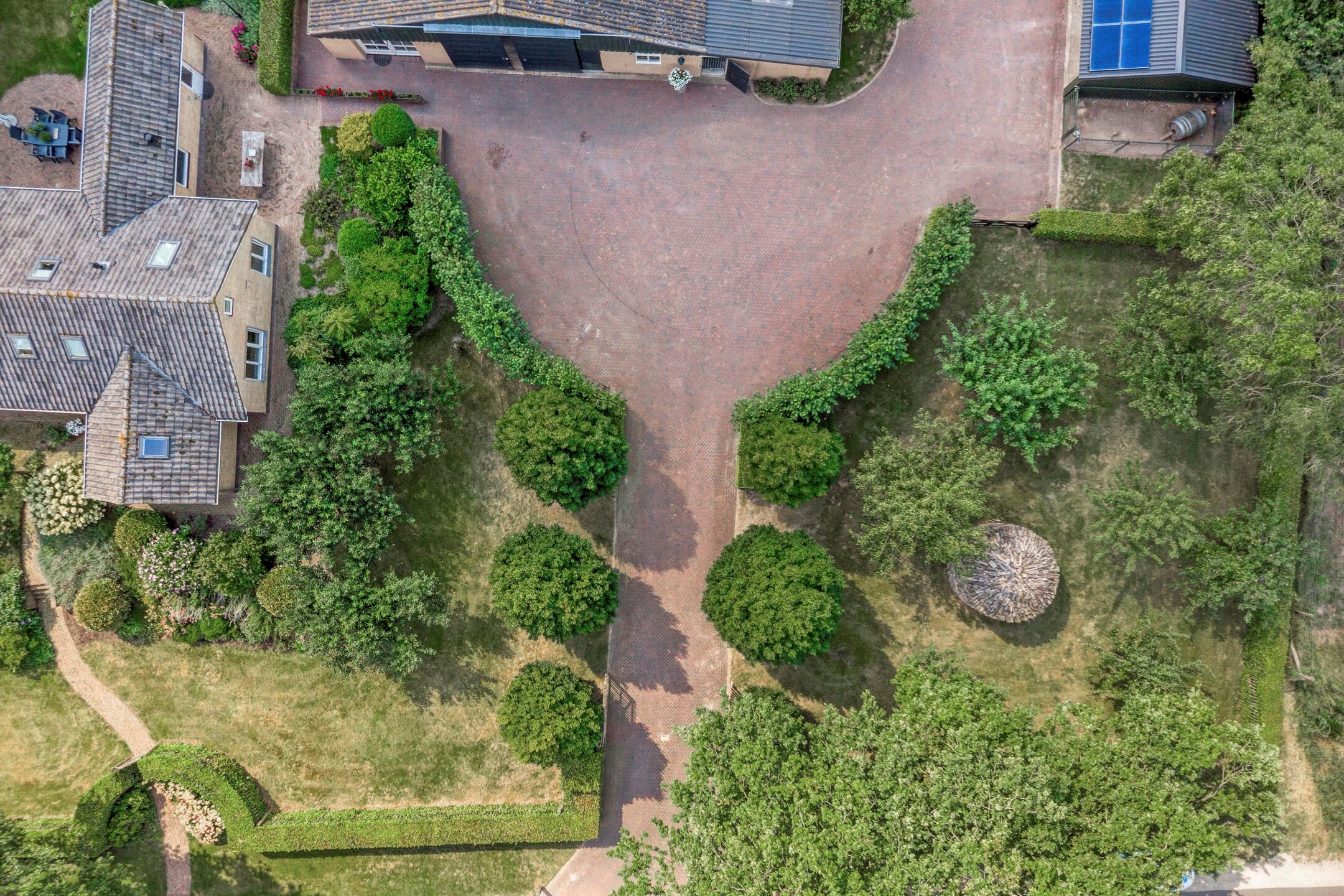 Foto 69 van Moerseweg 4