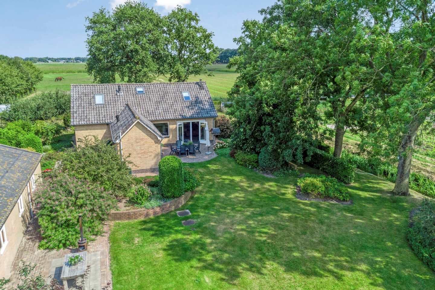 Foto 74 van Moerseweg 4