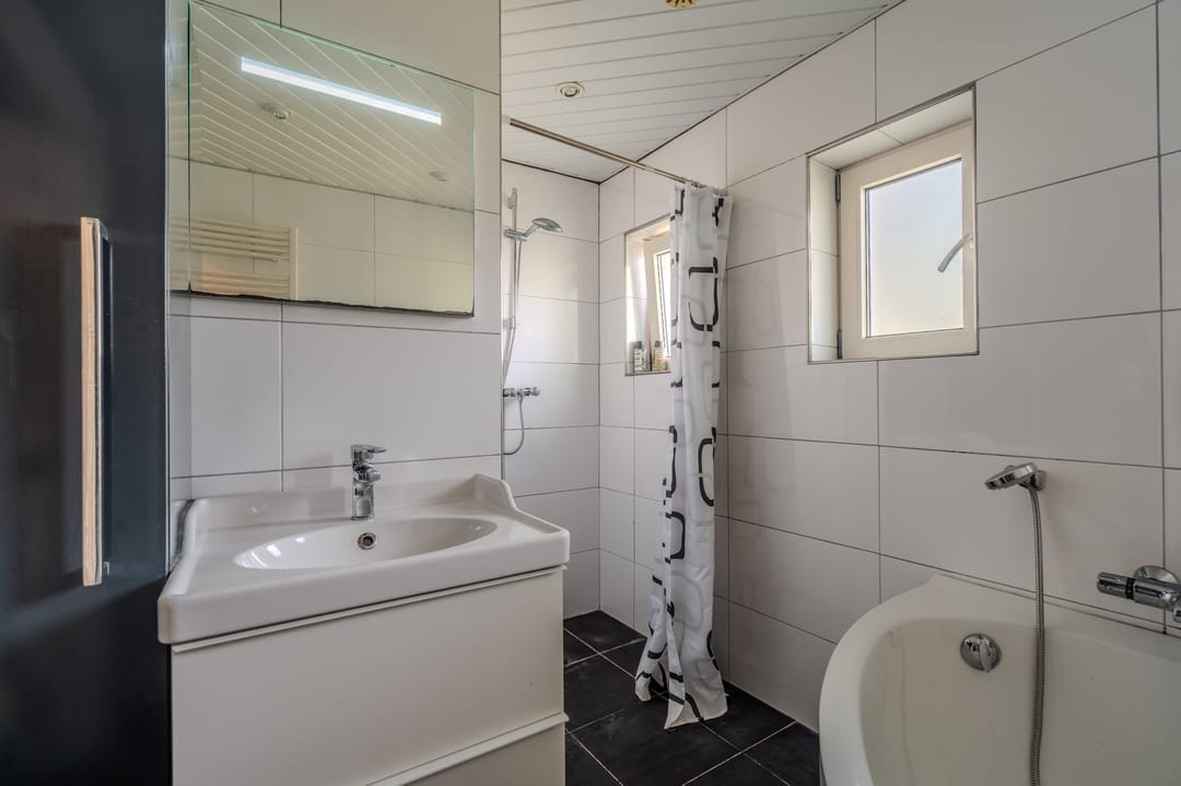 Photo 37 of Hoofdweg 124