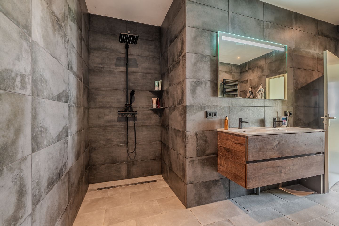 Photo 50 of Hoofdweg 124