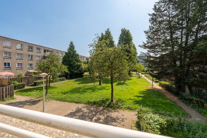 Foto 11 van Berthold Brechtstraat 12