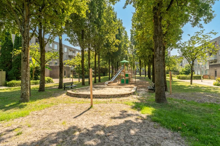 Foto 39 van Berthold Brechtstraat 12