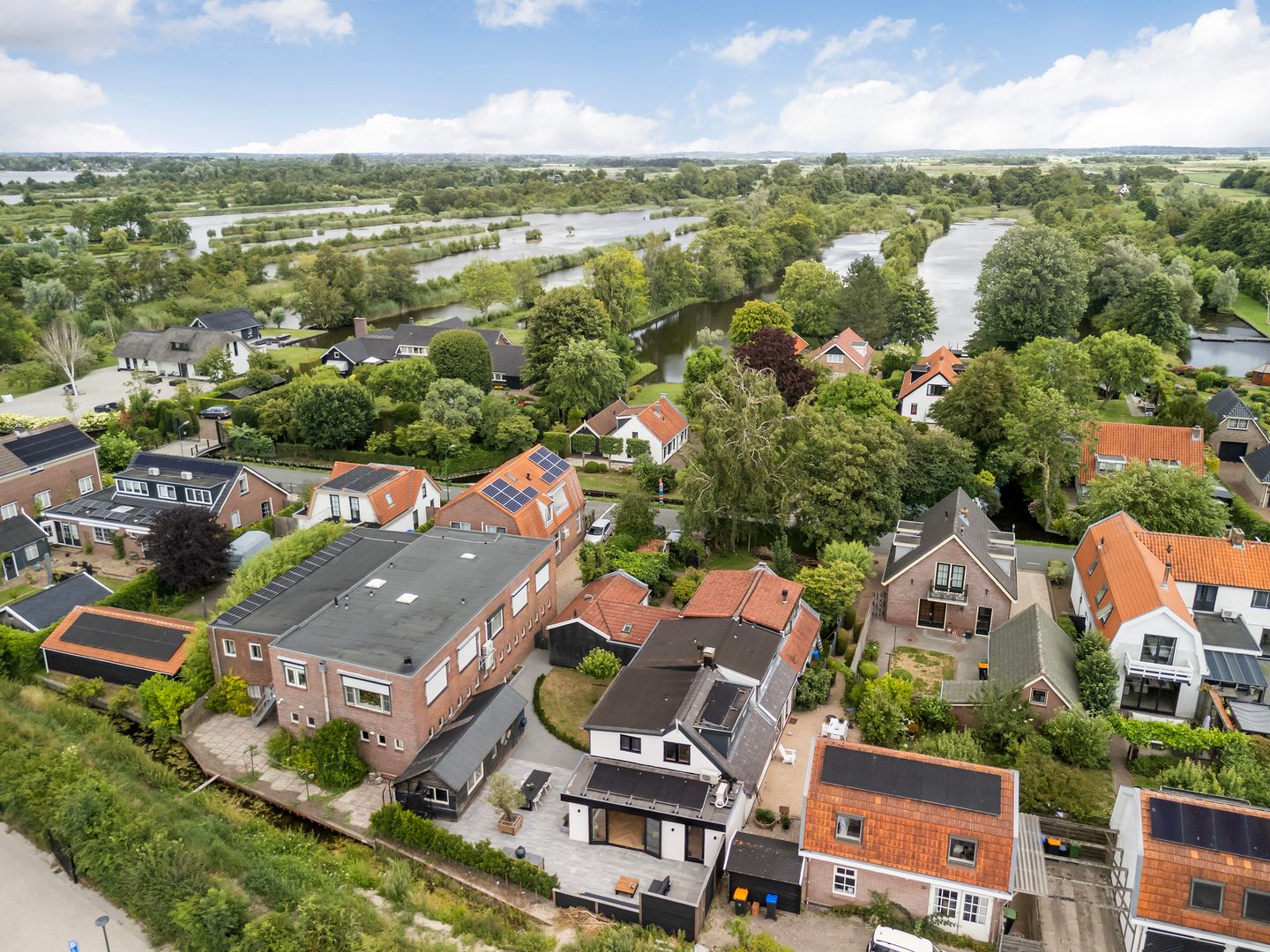 Photo 40 of Laan van Niftarlake 39