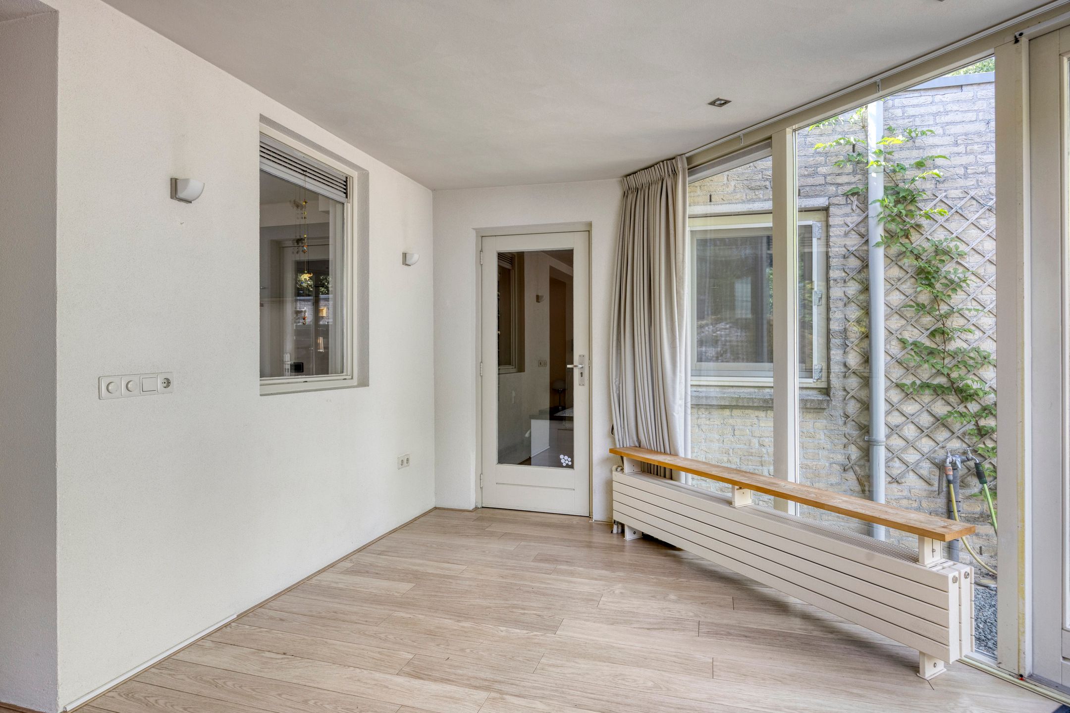 Photo 9 of Barneveldstraat 27