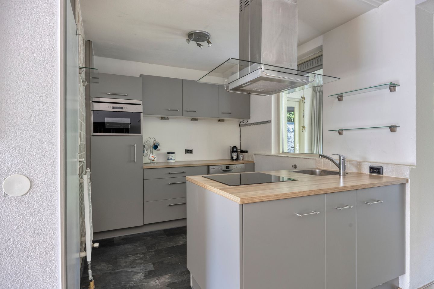 Photo 10 of Barneveldstraat 27