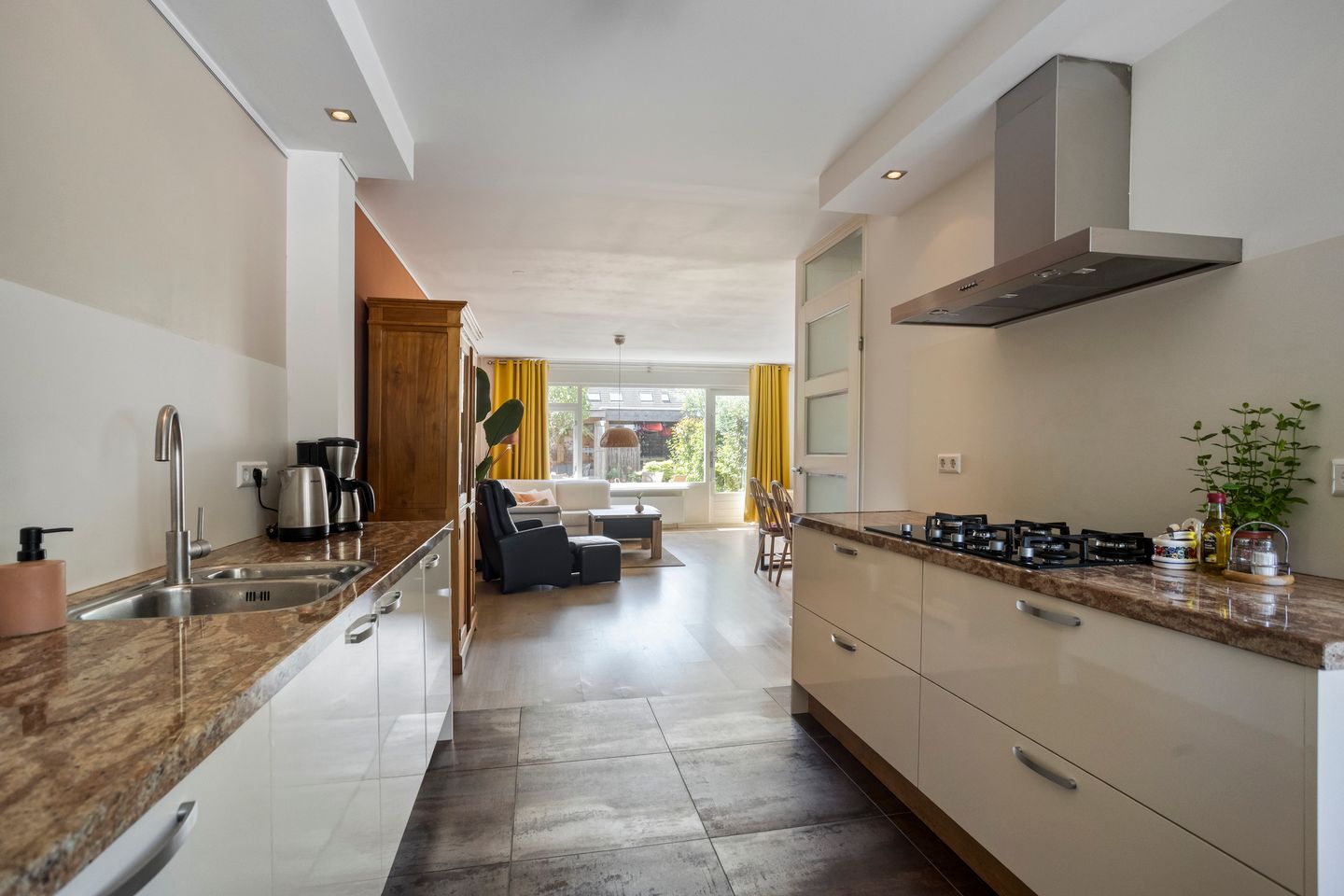 Foto 10 van Rozenlaan 45