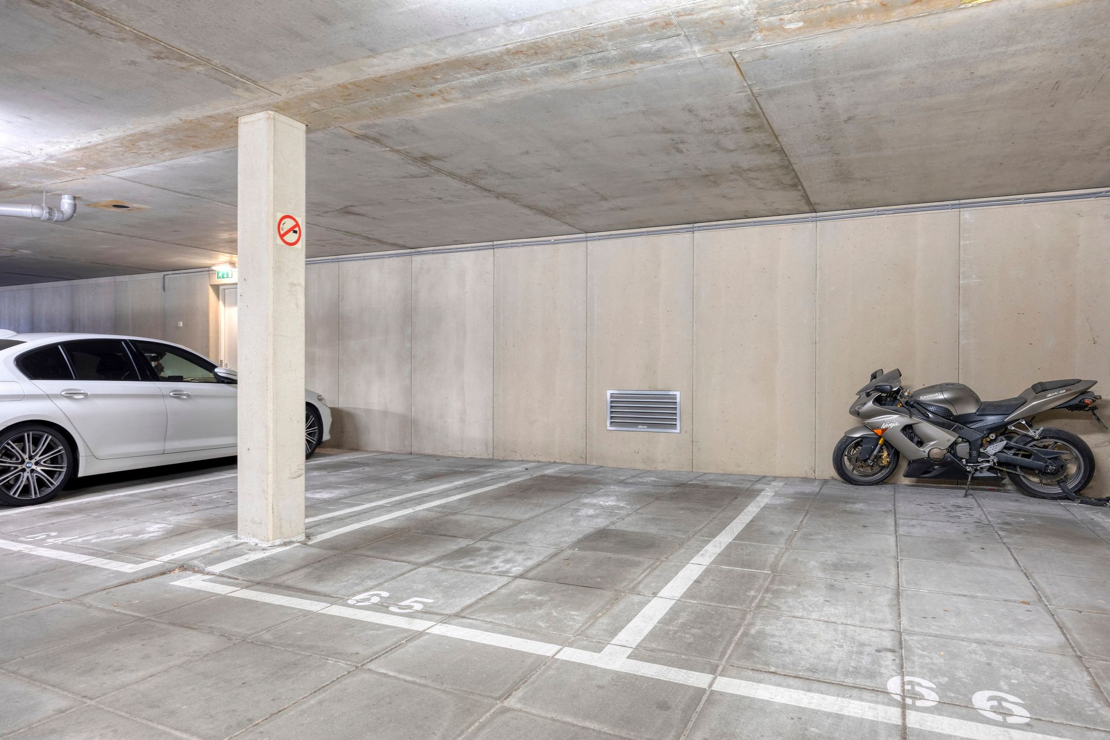 Foto 24 van Confuciusplein 15