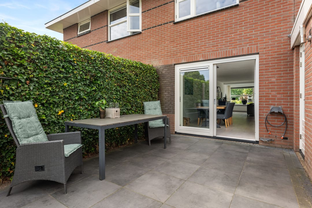 Photo 23 of Papegaaiduiker 18