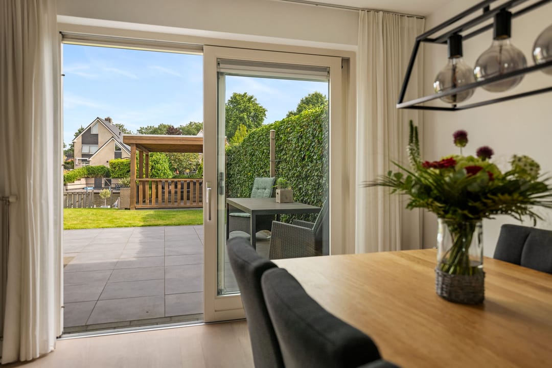 Photo 11 of Papegaaiduiker 18