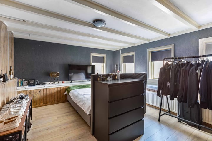 Foto 19 van Middenweg 17