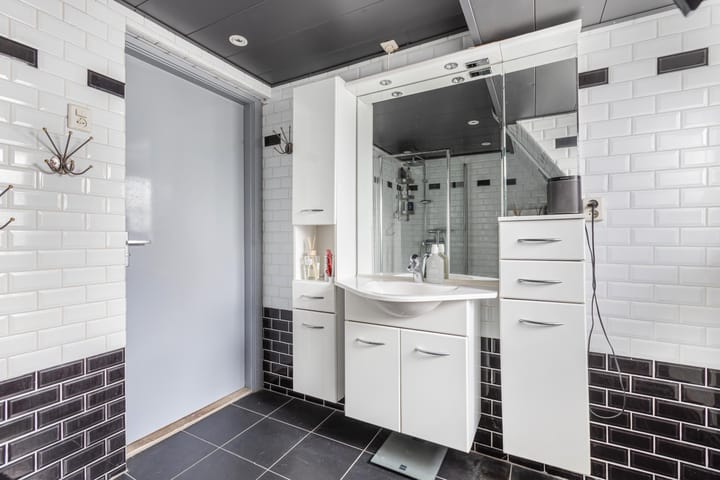 Foto 26 van Middenweg 17