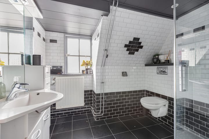 Foto 25 van Middenweg 17