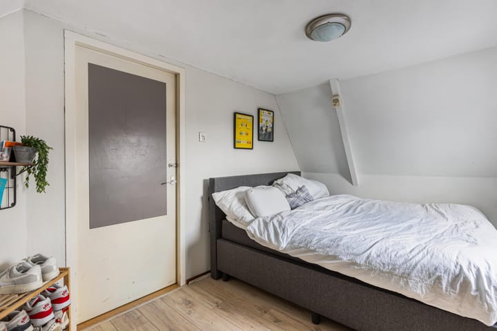 Foto 33 van Middenweg 17