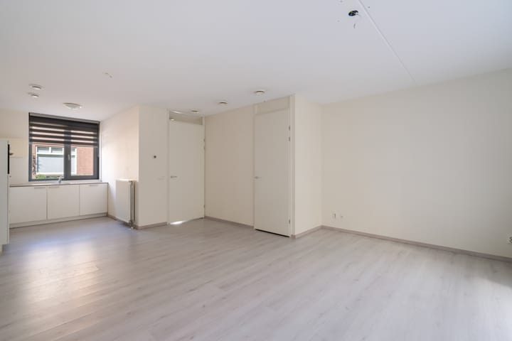 Photo 13 of Wilhelminastraat 59