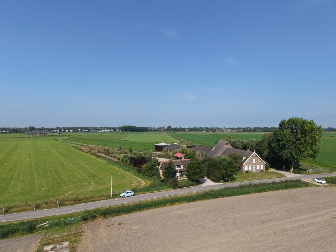 Foto 2 van Lutjewallerweg 10