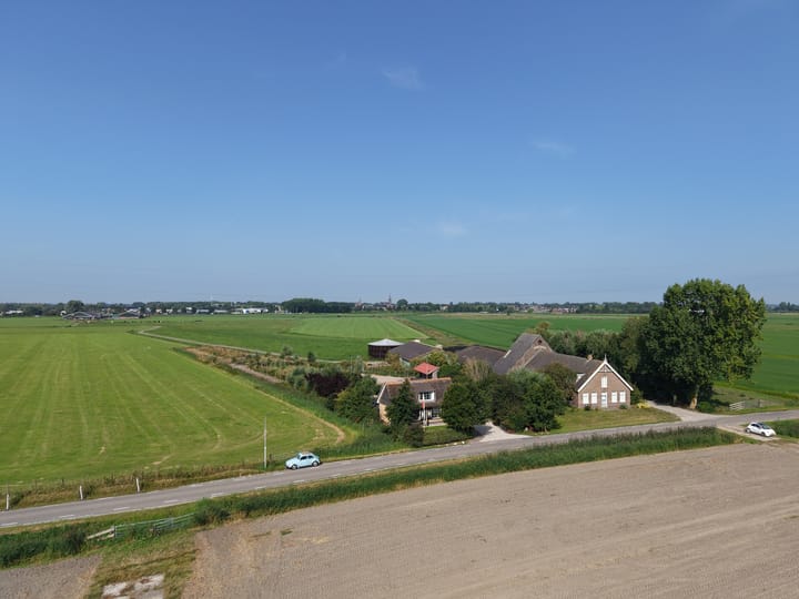 Foto 2 van Lutjewallerweg 10