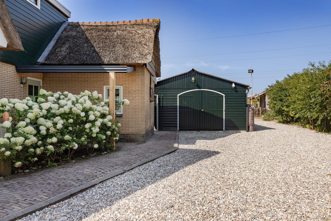 Foto 23 van Lutjewallerweg 10