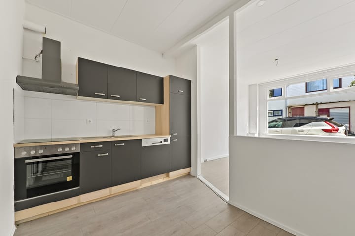 Photo 2 of Zalmstraat 21