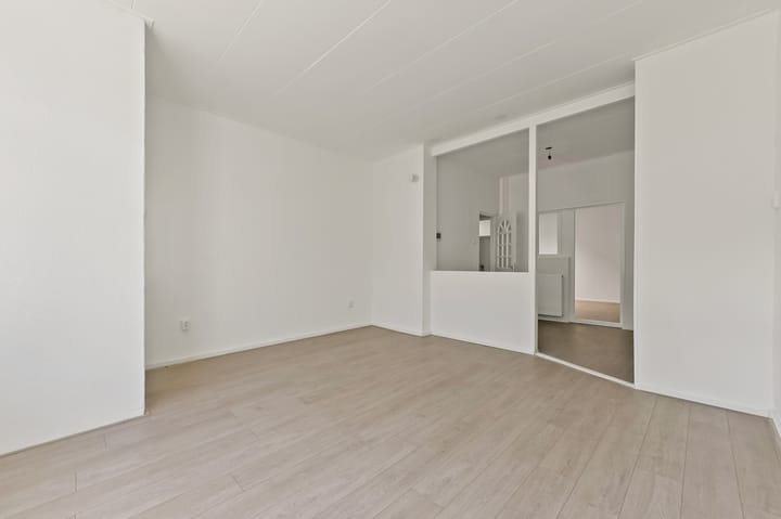 Photo 7 of Zalmstraat 21