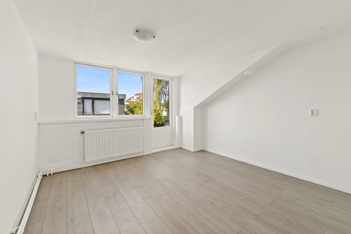 Photo 21 of Zalmstraat 21