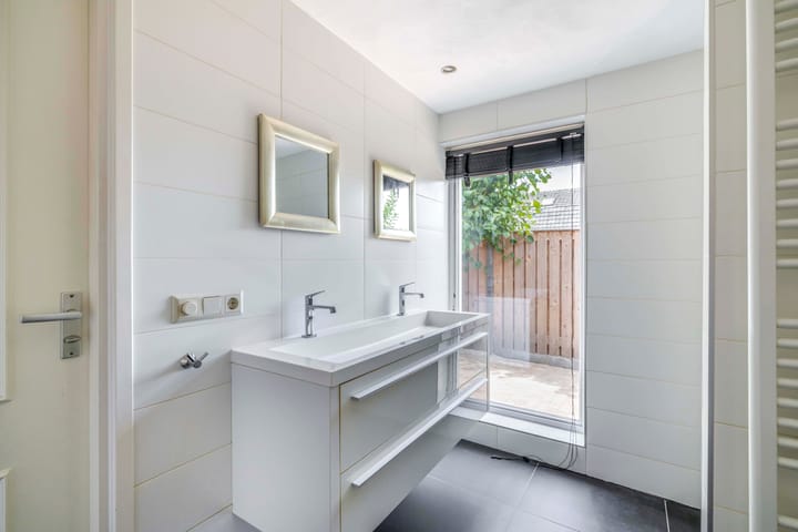 Photo 15 of van Heeswijkstraat 21