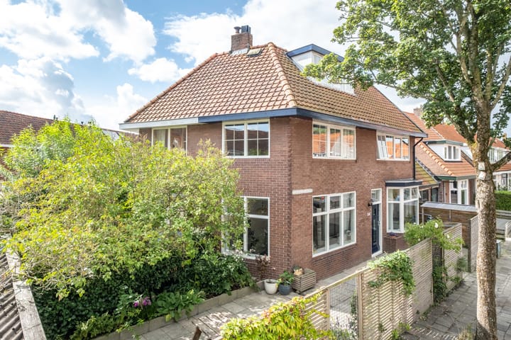 Photo 7 of van Beverwijckstraat 34