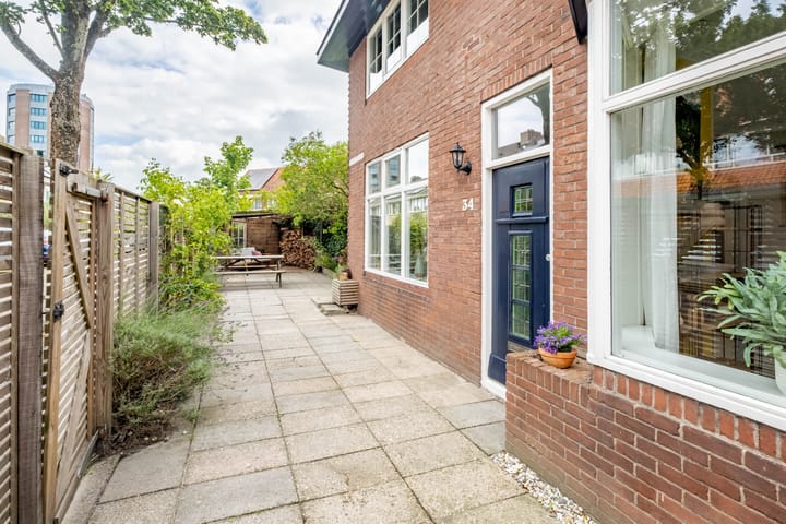 Photo 10 of van Beverwijckstraat 34