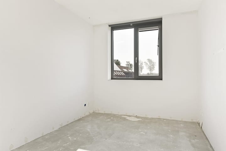 Photo 13 of Bloemenakker 8