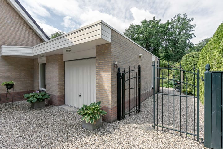 Photo 7 of Laan Blussé van Oud Alblas 1