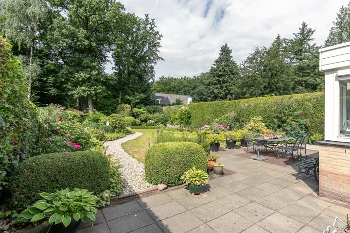 Photo 23 of Laan Blussé van Oud Alblas 1