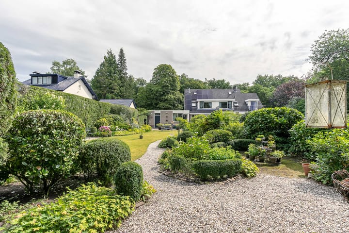 Photo 26 of Laan Blussé van Oud Alblas 1