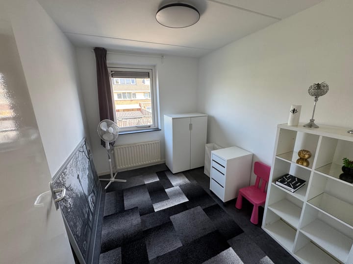 Photo 16 of A. Roland Holststraat 59