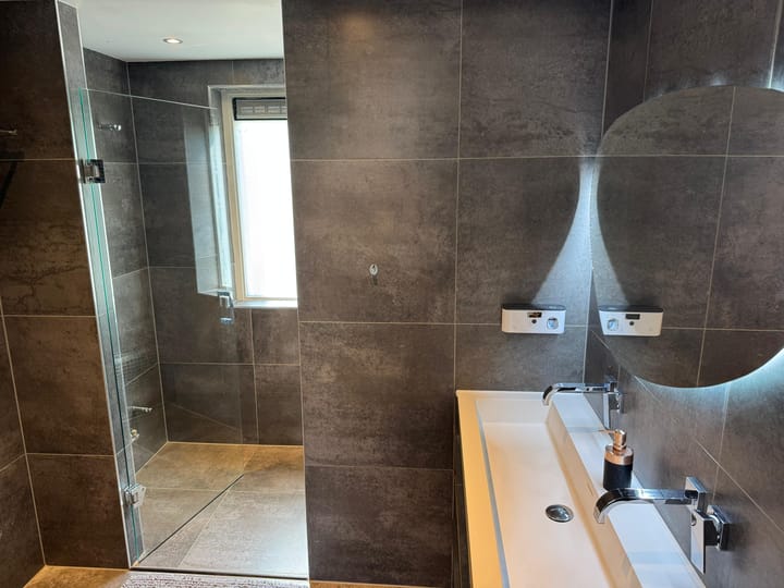 Photo 18 of A. Roland Holststraat 59