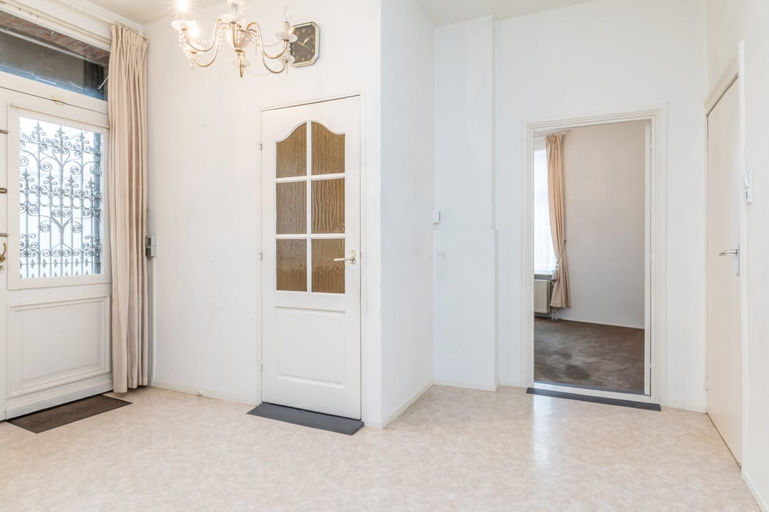 Photo 7 of Burgemeester Wolfsstraat 9