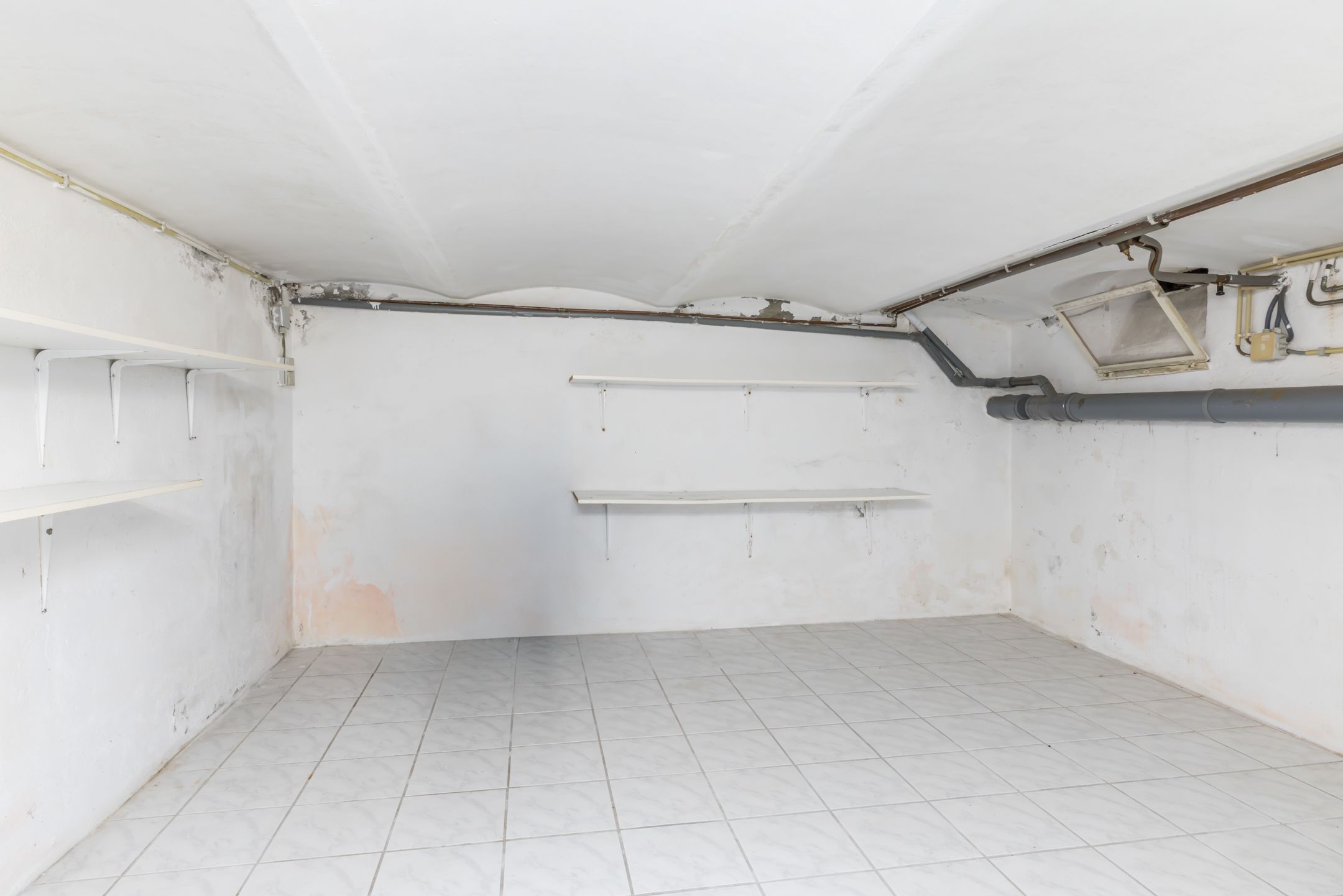 Photo 12 of Burgemeester Wolfsstraat 9