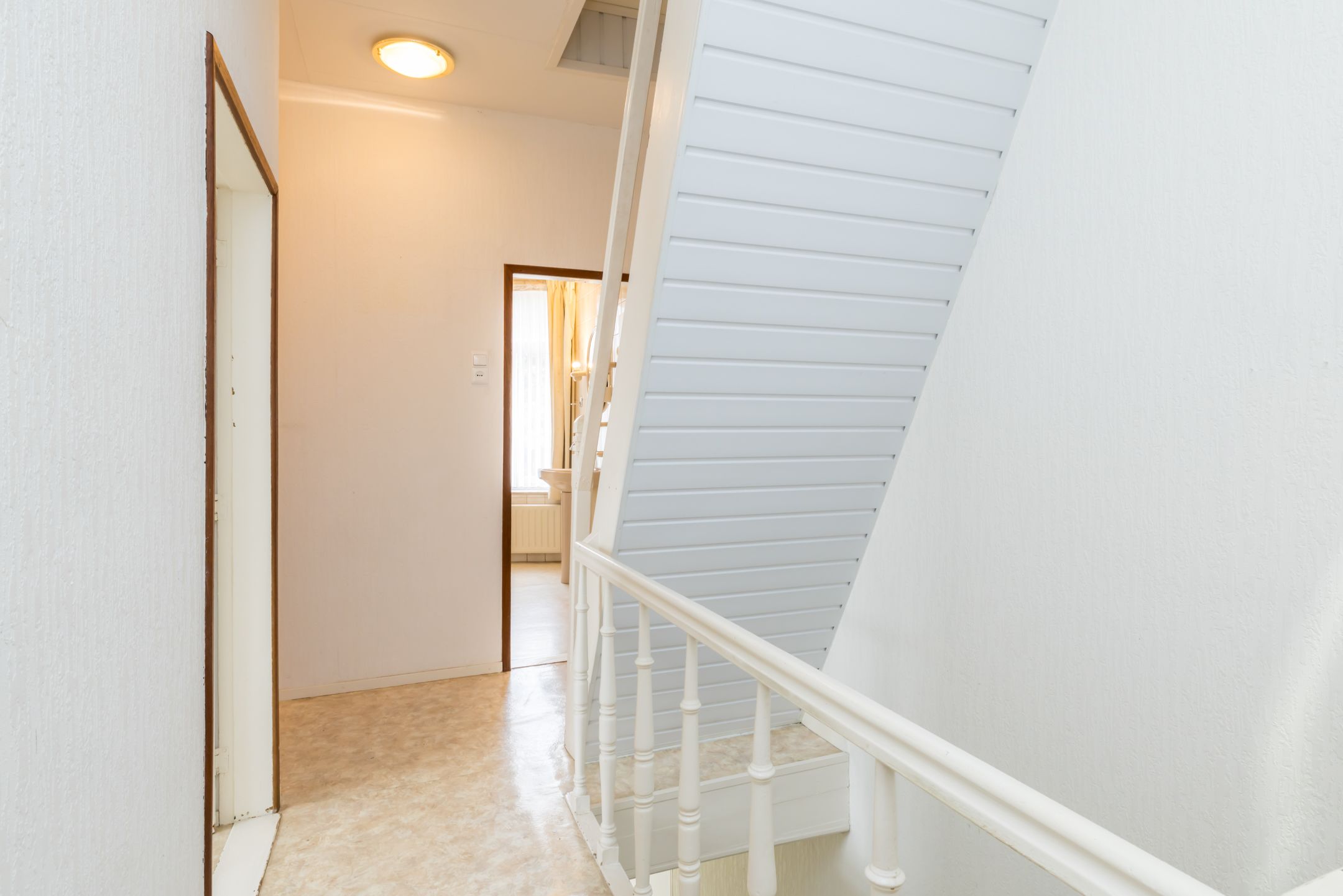 Photo 15 of Burgemeester Wolfsstraat 9