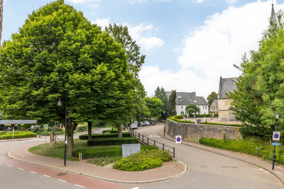 Photo 26 of Burgemeester Wolfsstraat 9