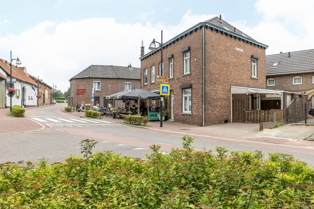 Photo 2 of Burgemeester Wolfsstraat 9