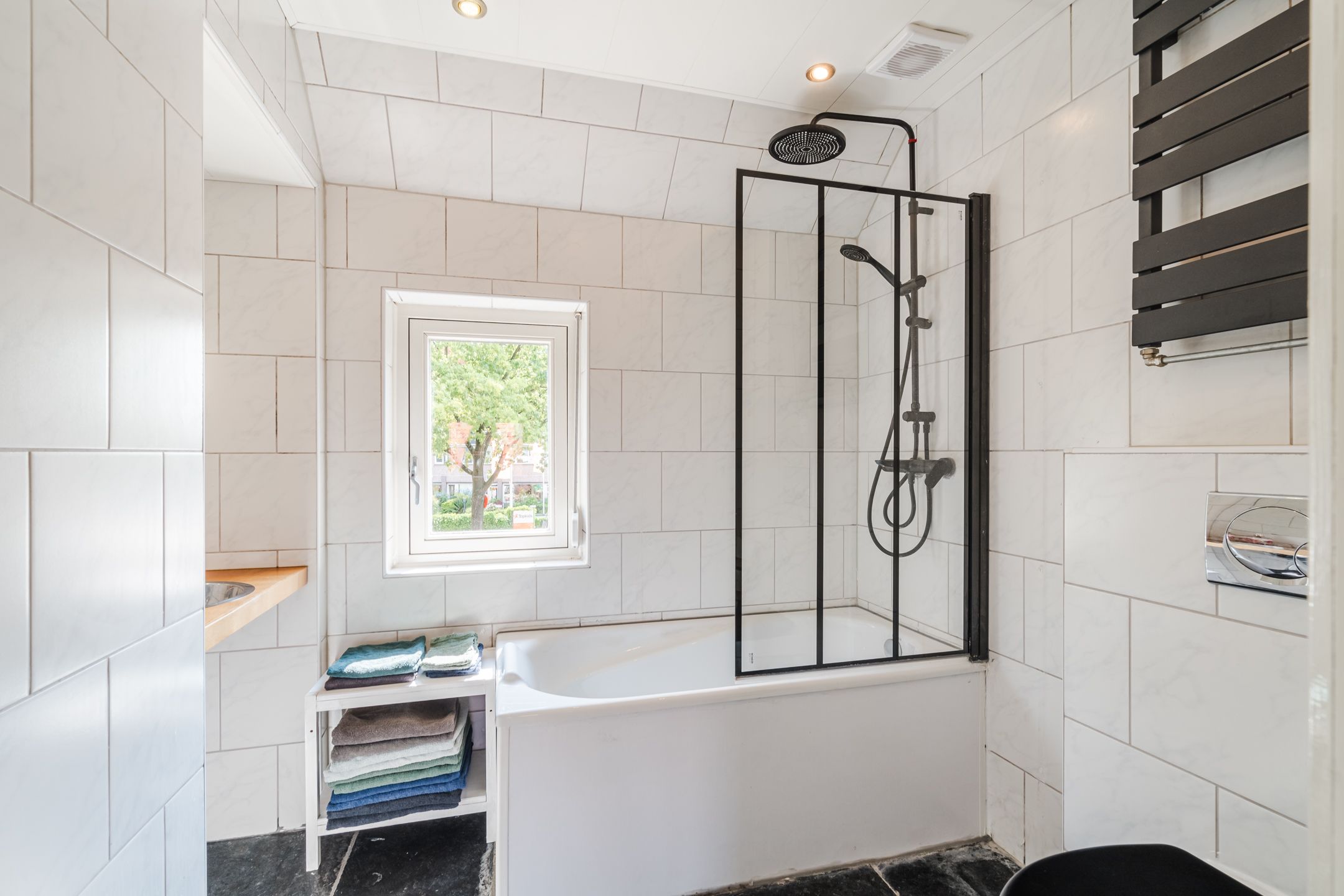 Photo 18 of Laanstraat 83