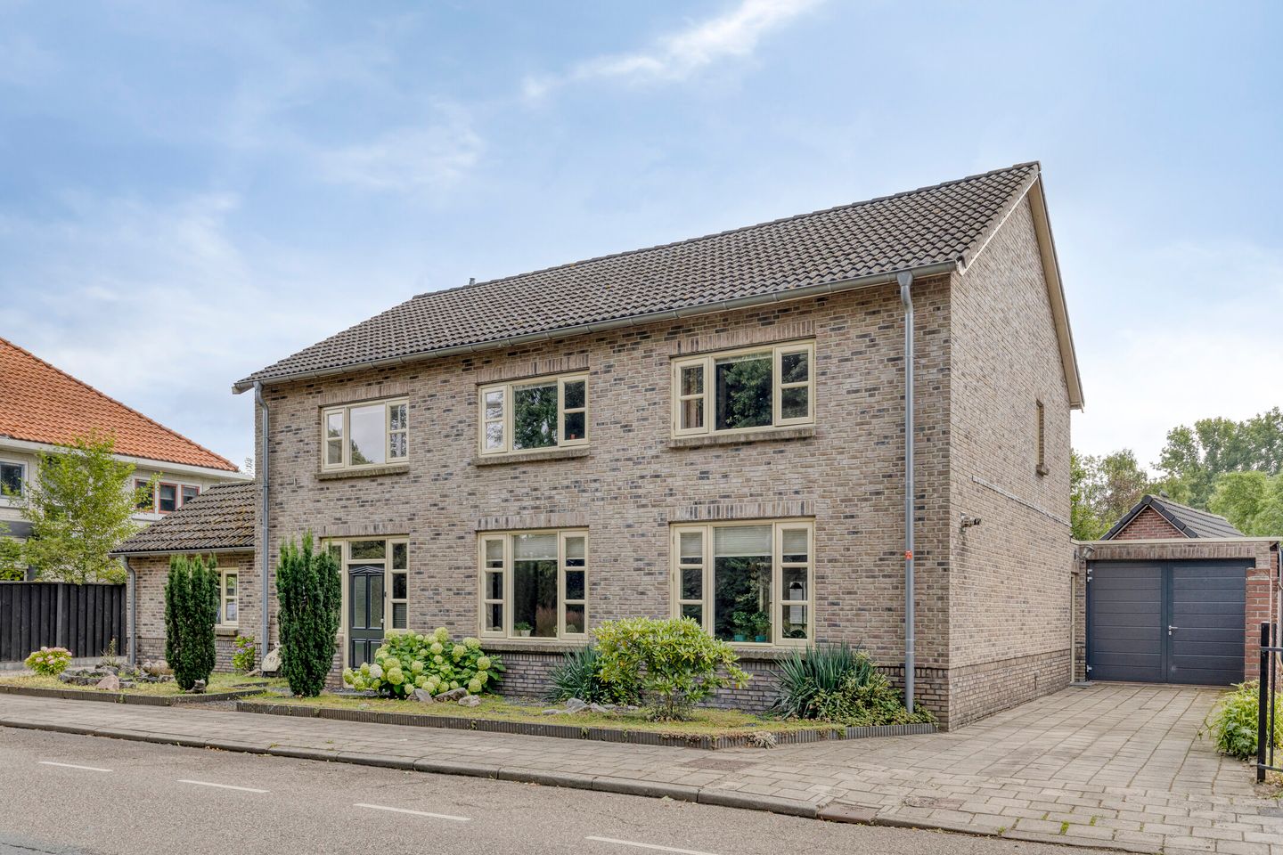 Photo 5 of Gronausestraat 473