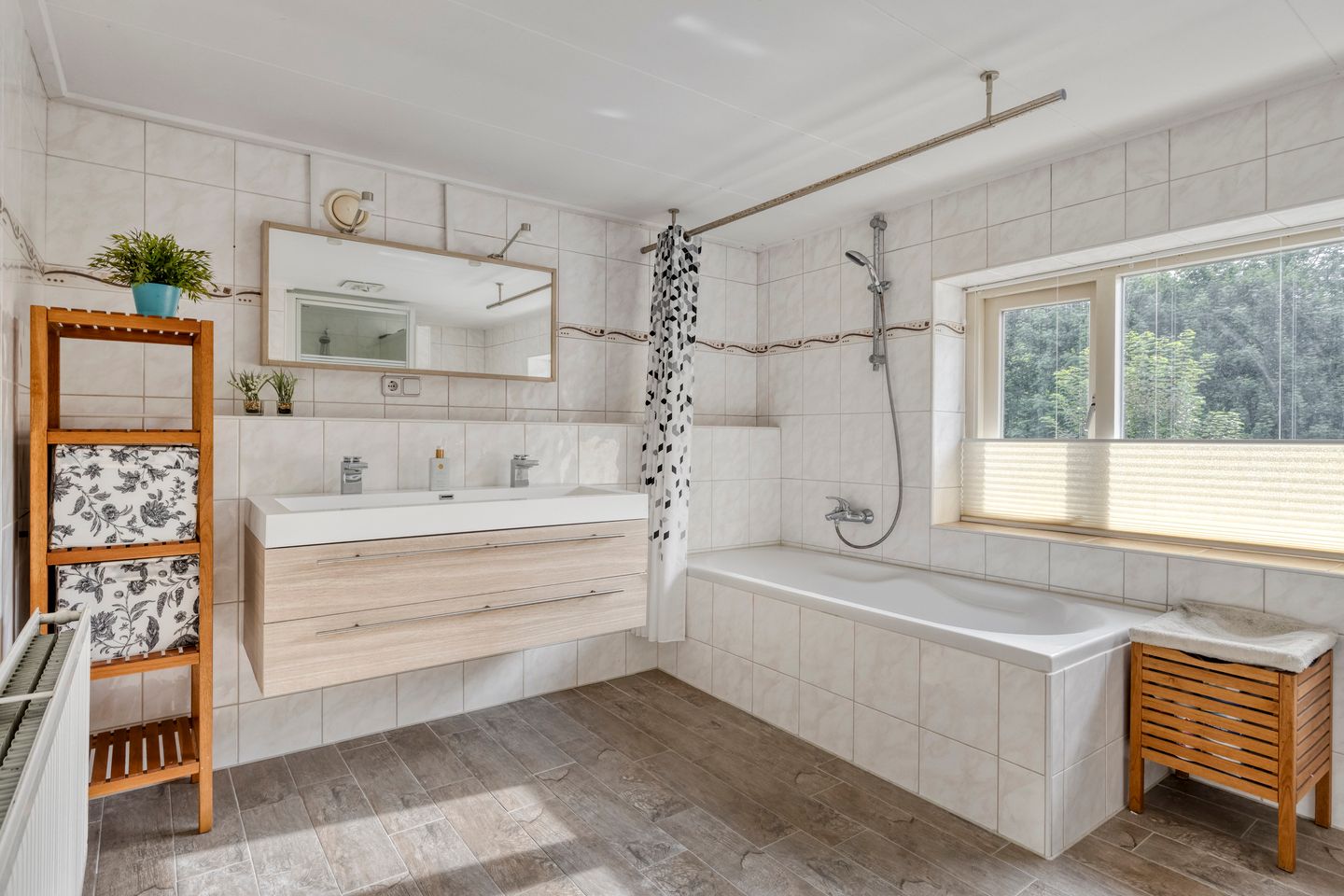 Photo 49 of Gronausestraat 473