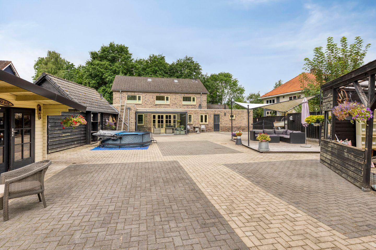 Photo 65 of Gronausestraat 473