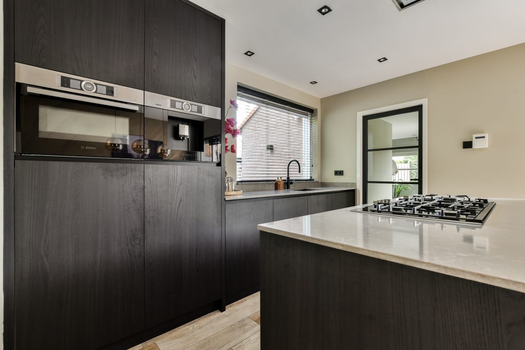 Photo 11 of Julianastraat 1