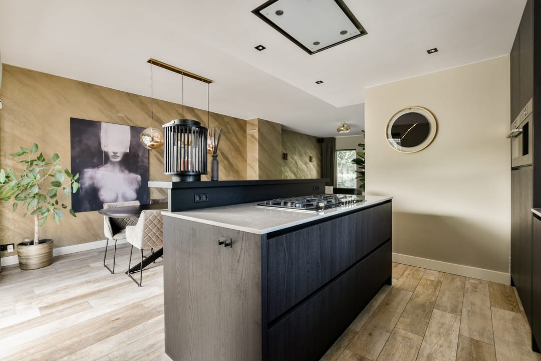 Photo 13 of Julianastraat 1