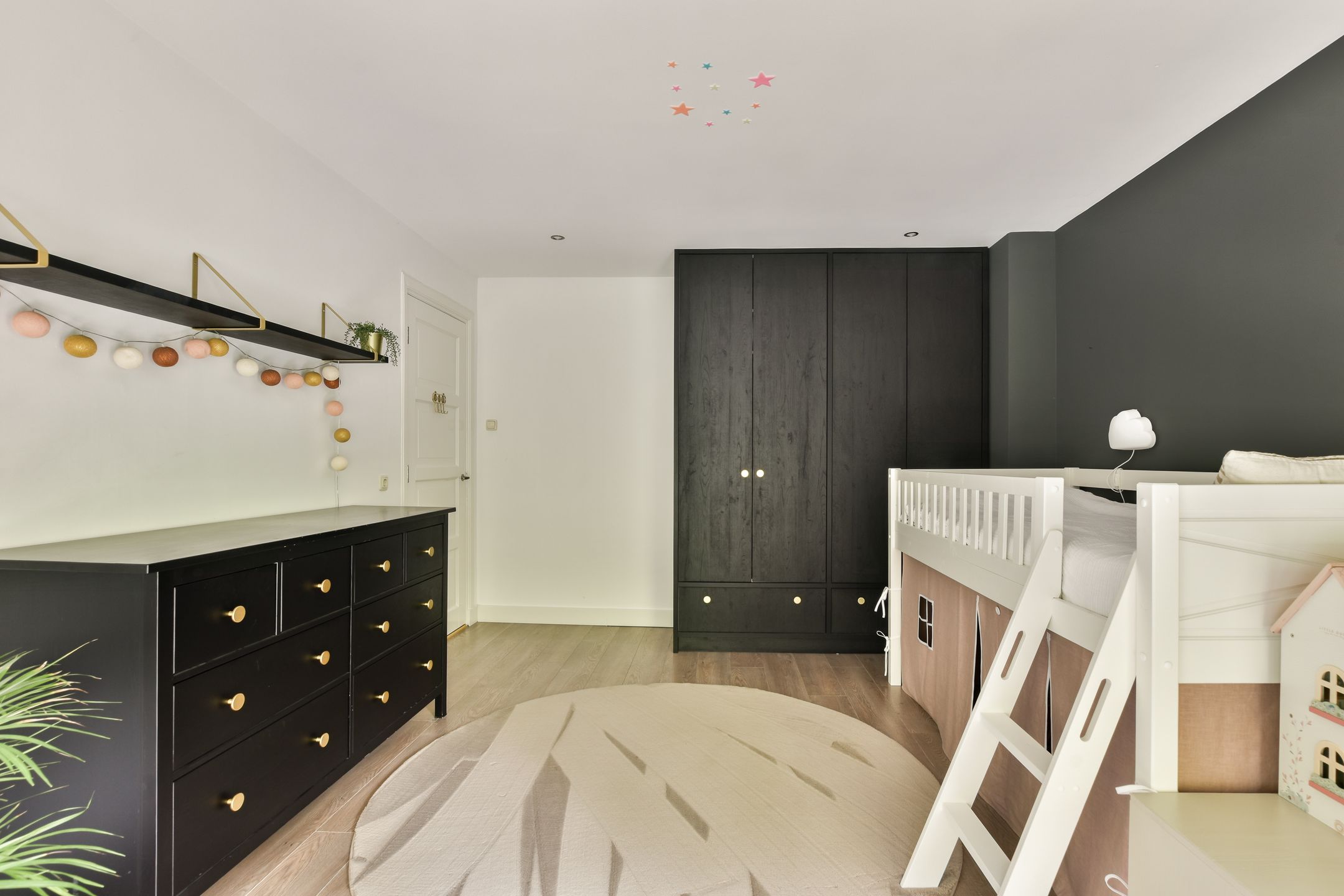 Photo 30 of Julianastraat 1