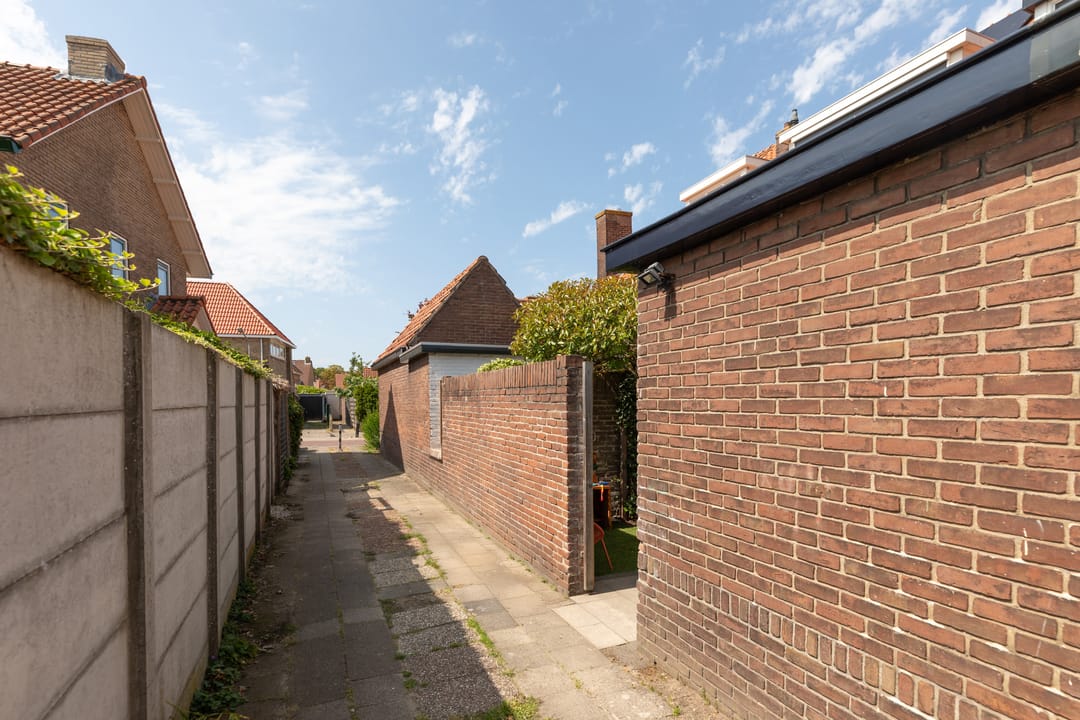 Foto 32 van Planetenstraat 46